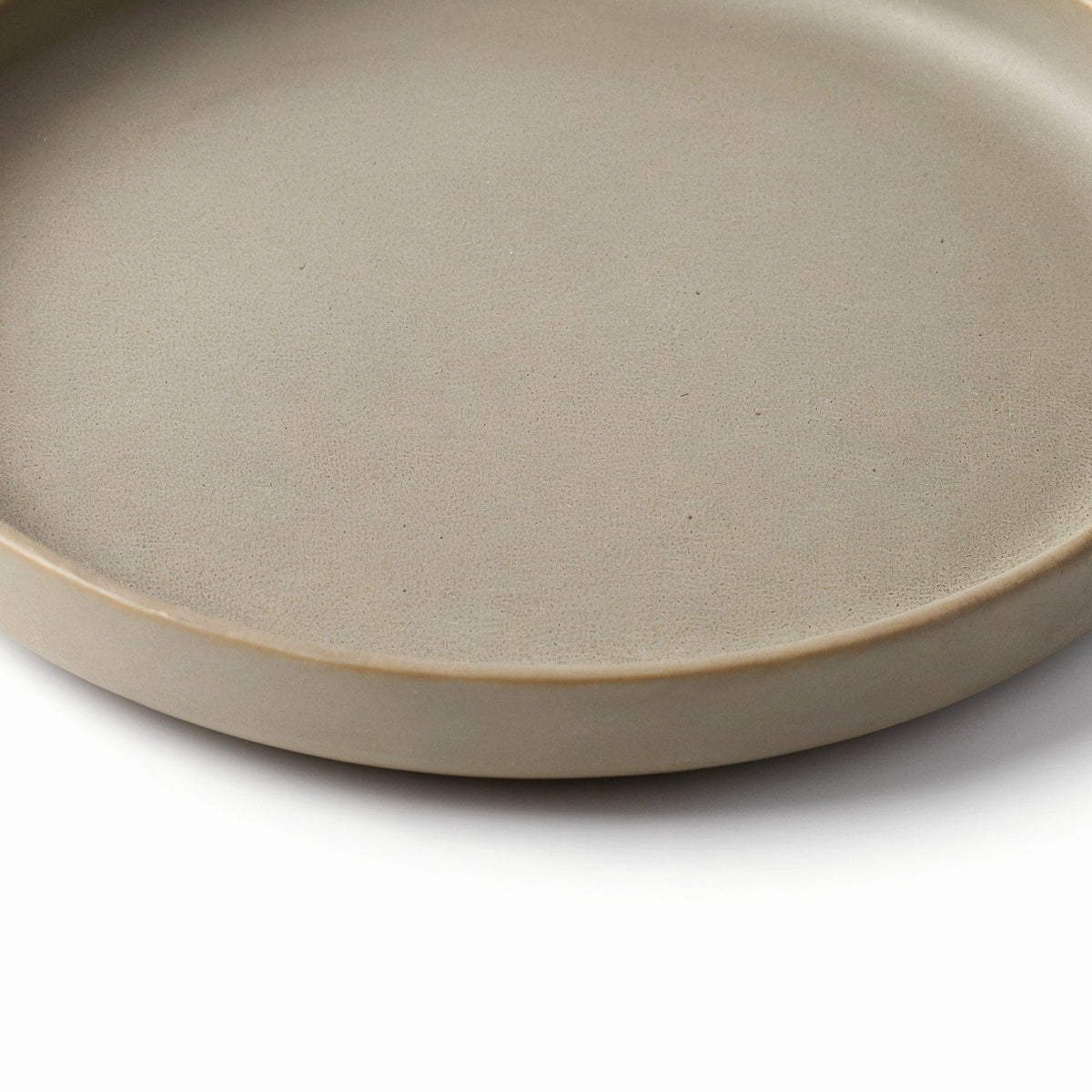 Danmero Ash Salad Plate — macro close-up of the raised rim and glaze pooling