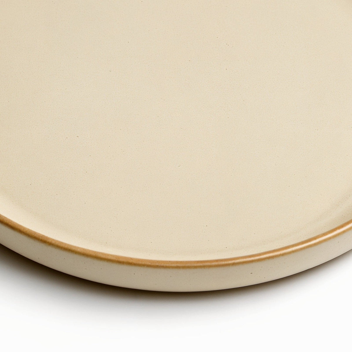 Danmero Magnolia Dinner Plate — macro close-up of the raised rim detail