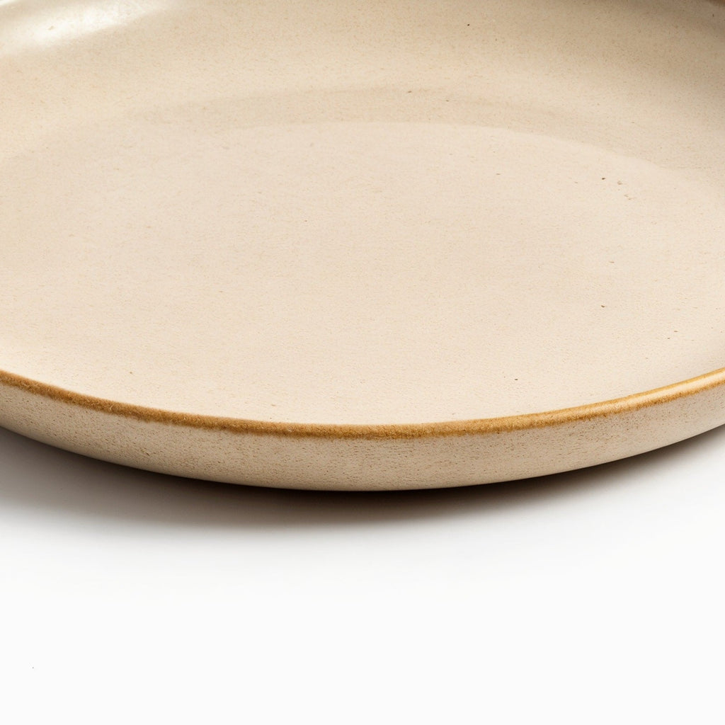 Danmero Linen Salad Plate — macro close-up of raised rim detail