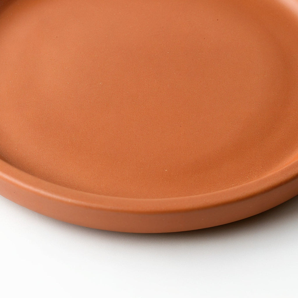 Danmero Terracotta Bread Plate — close-up of raised rim detail